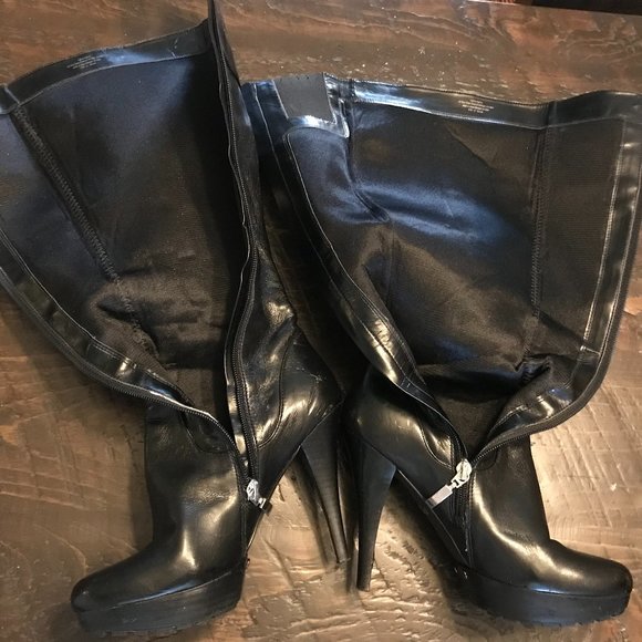 Guess Boots - Picture 4 of 4